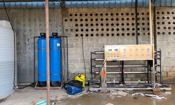 贵州某造纸厂锅炉2吨反渗透净水设备